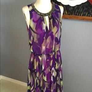 Beautifull long dress. Love the material